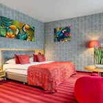 Der Valk Hotel 4*