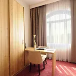Der Valk Hotel 4*