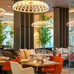 Der Valk Hotel 4*