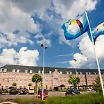 Der Valk Hotel 4*