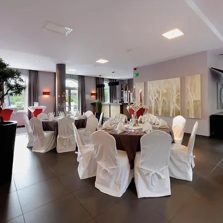 Der Valk Hotel 4*