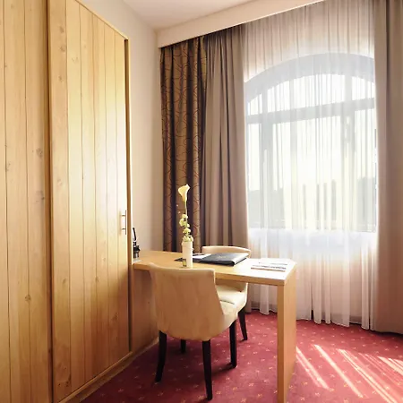 Der Valk Hotel 4*