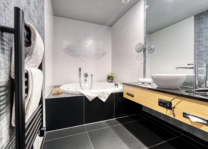 Der Valk Hotel 4*